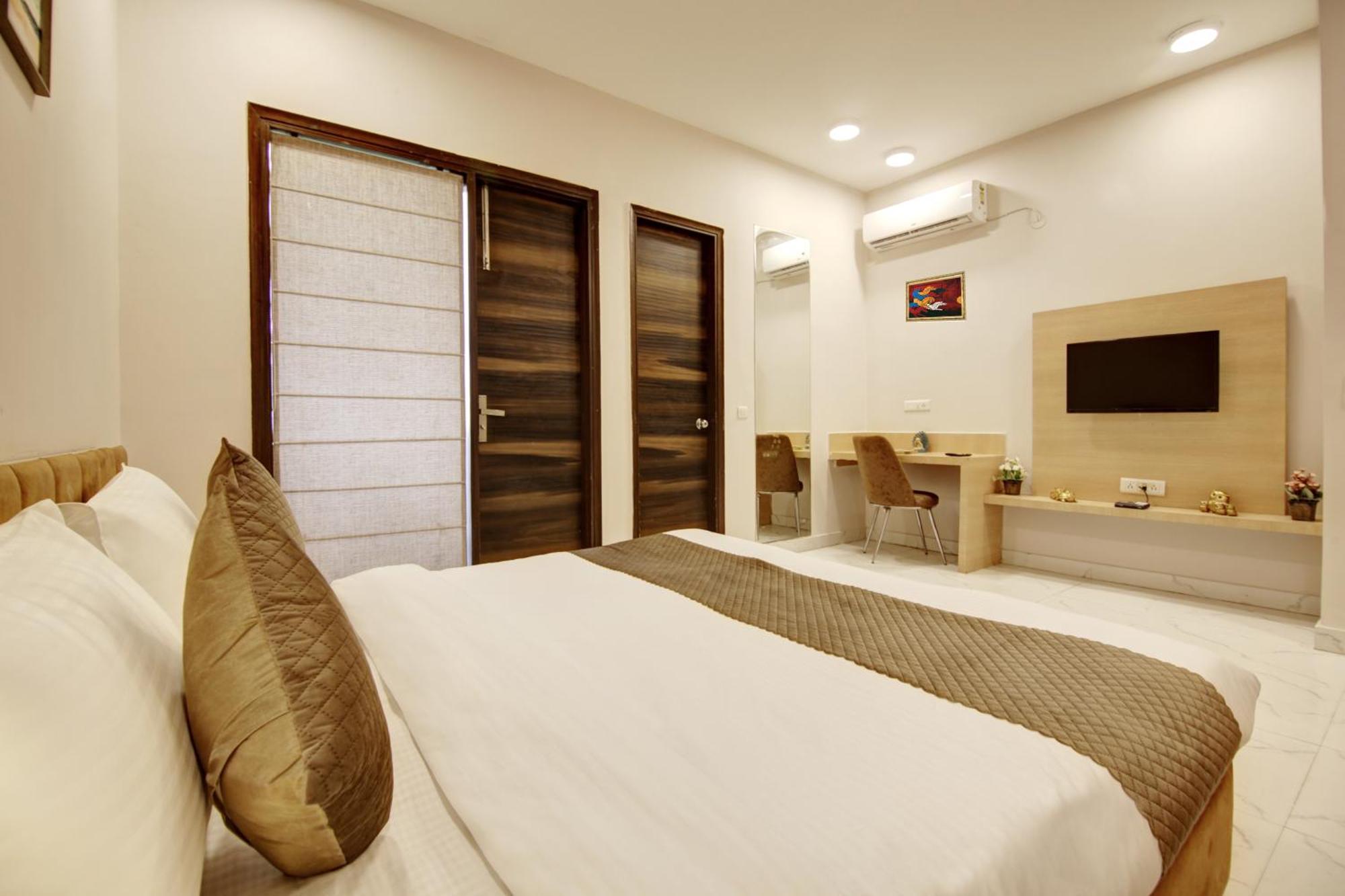 Limewood Stay - Fortis Hospital غورغاون المظهر الخارجي الصورة